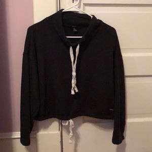Black cropped sweatshirt